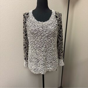 NWT Escio Marled Knit Chic Black and White Knit Sweater. Size Medium